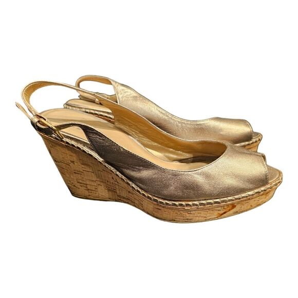 STUART WEITZMAN "Jean" Pewter Metallic Leather Wedge Sandal - Size 9 - Picture 1 of 11